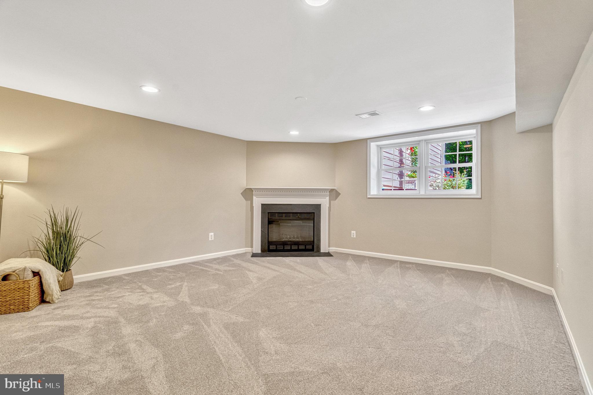 11404 Hollow Timber Way