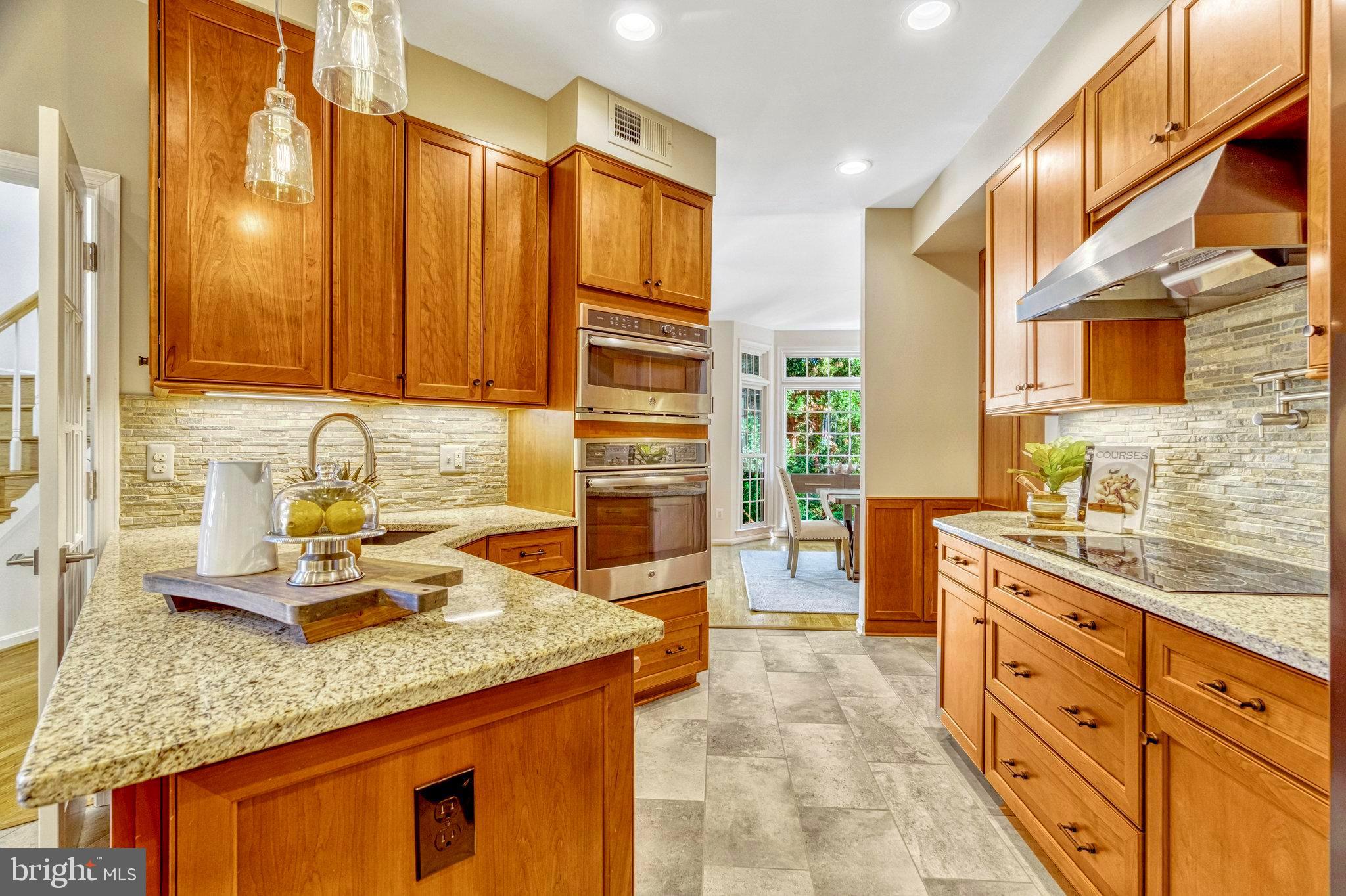 11404 Hollow Timber Way