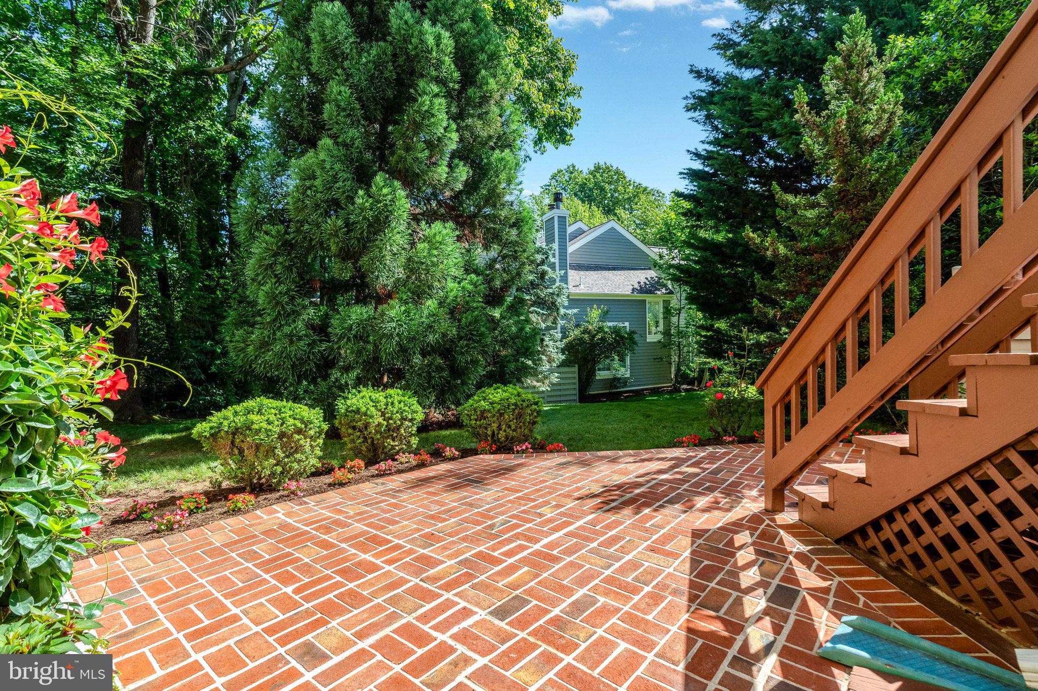 11404 Hollow Timber Way