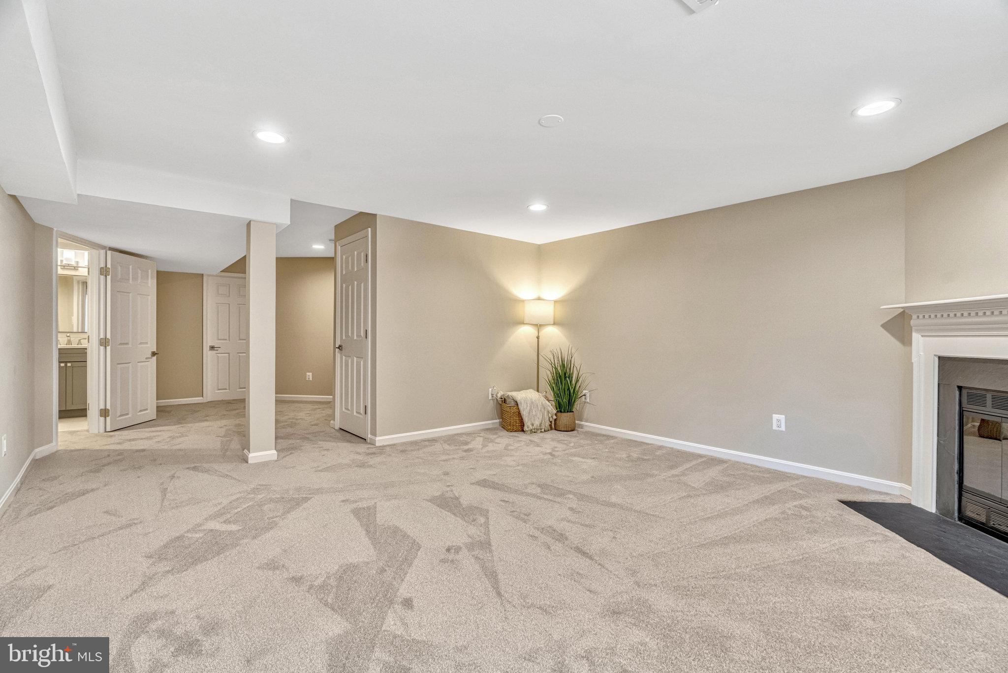 11404 Hollow Timber Way