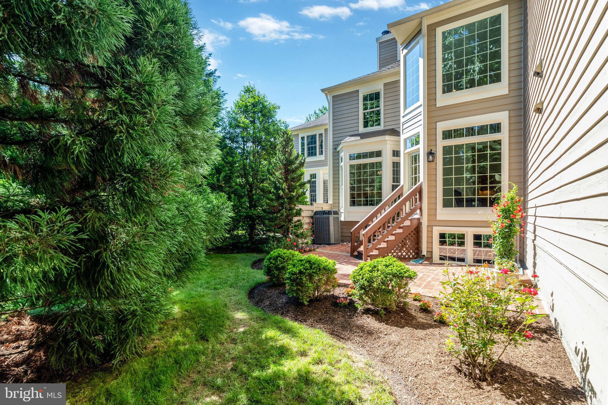 11404 Hollow Timber Way