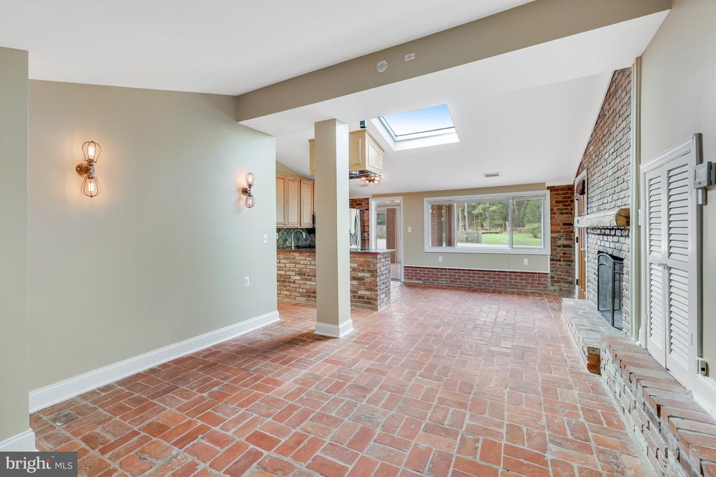 1036 LEIGH MILL RD