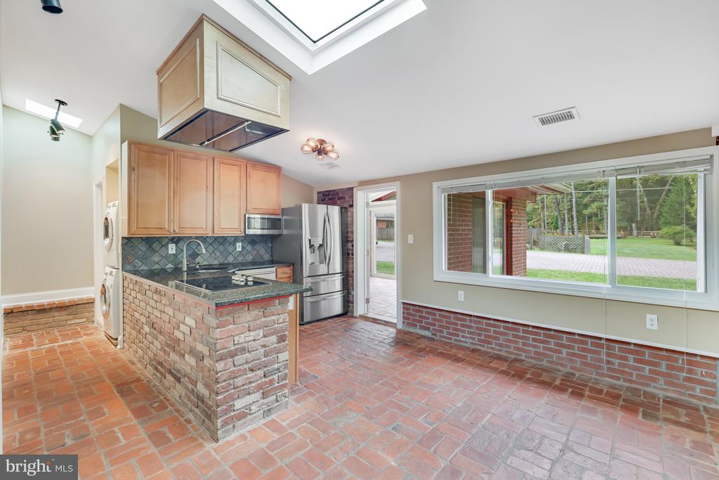 1036 LEIGH MILL RD