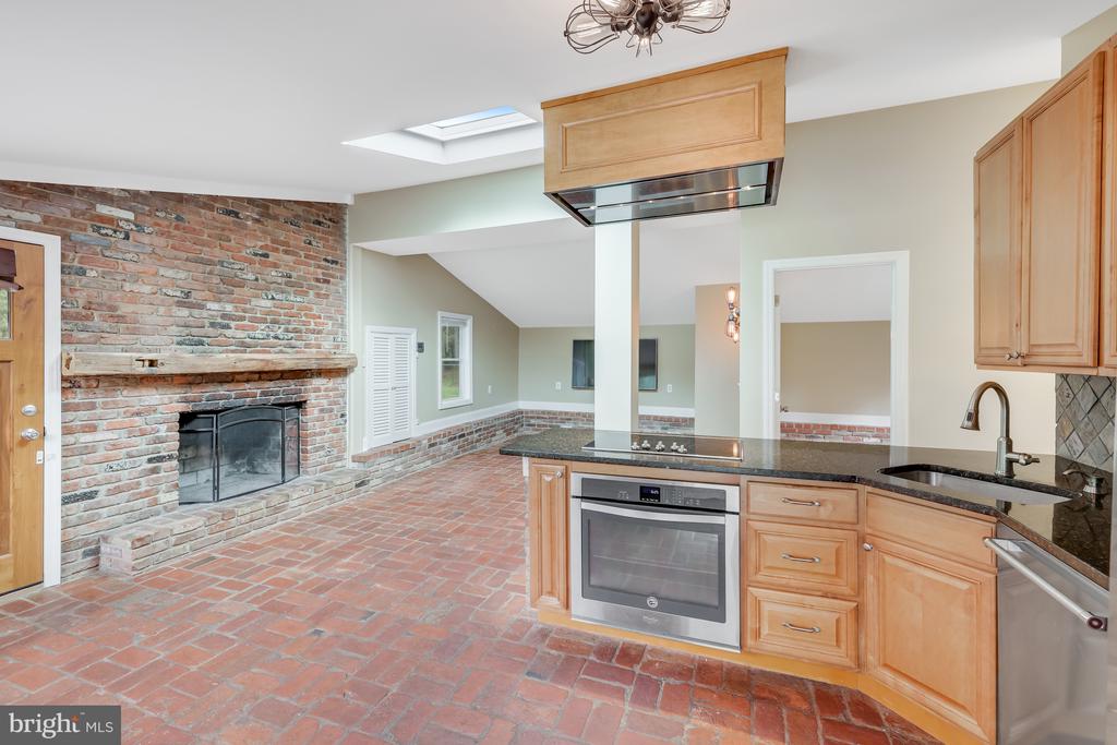 1036 LEIGH MILL RD