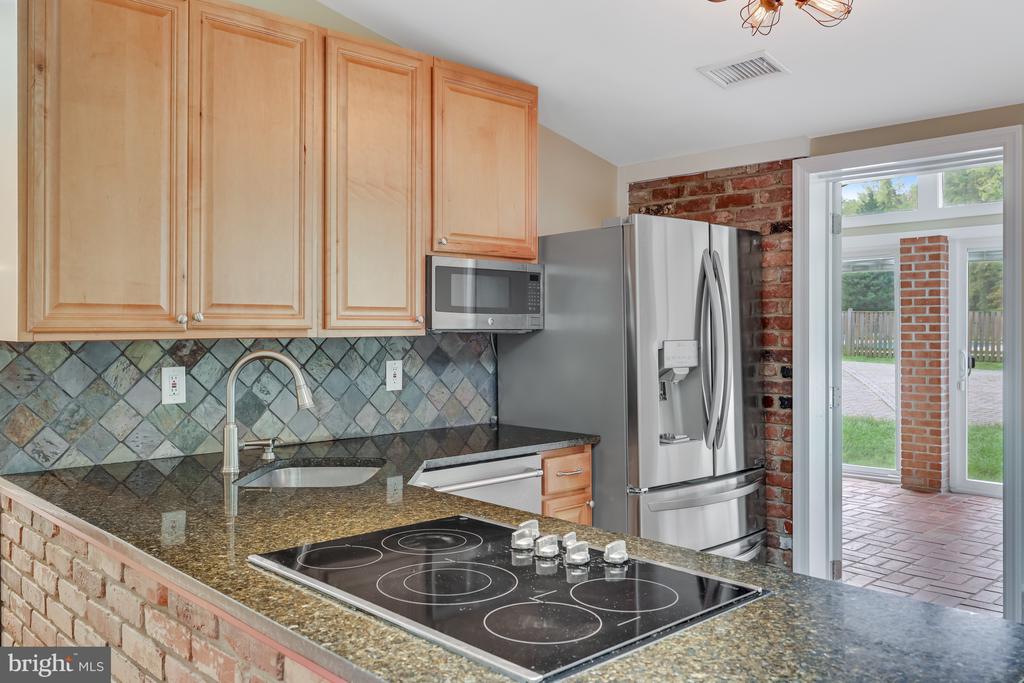 1036 LEIGH MILL RD