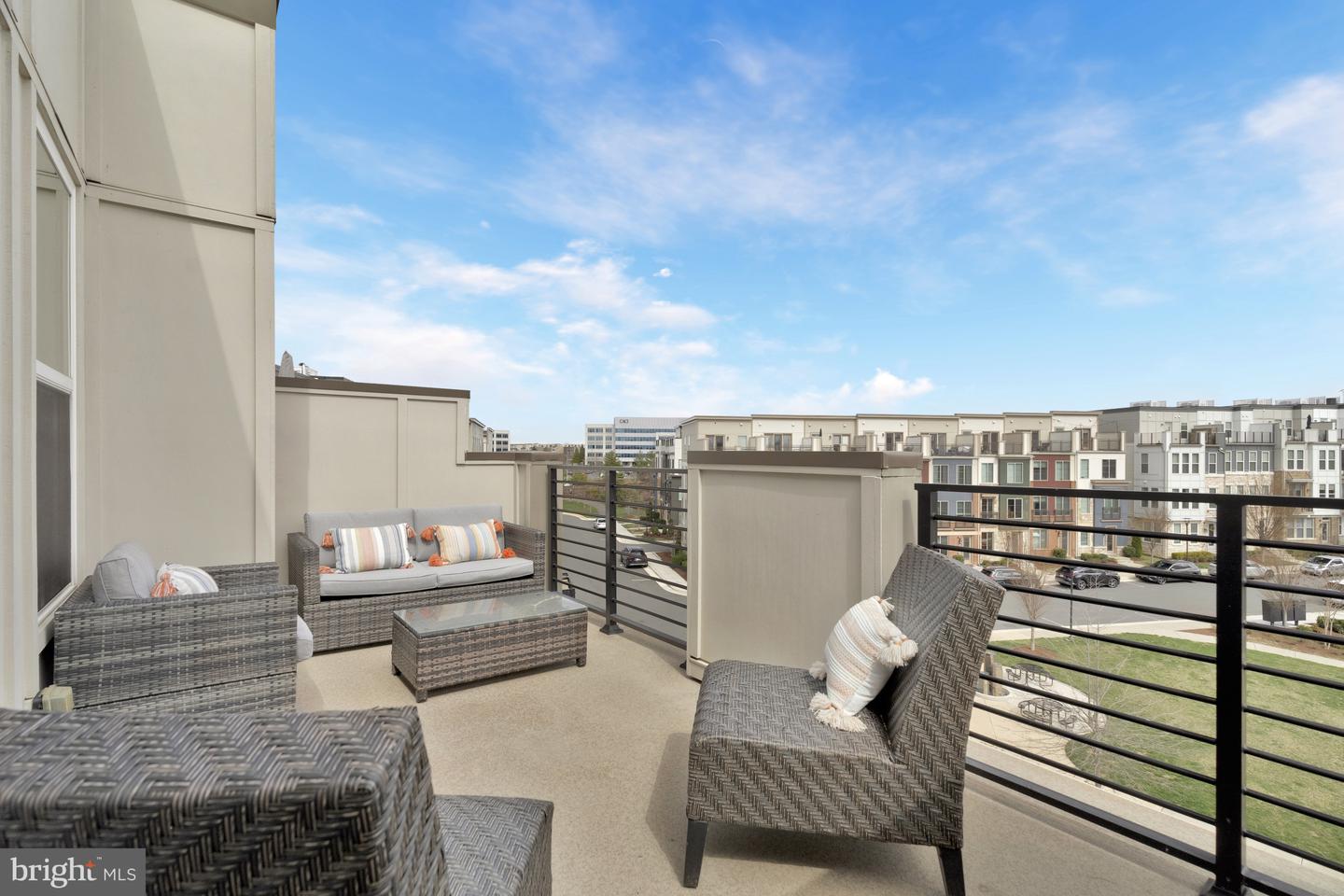4836 Garden View Ln