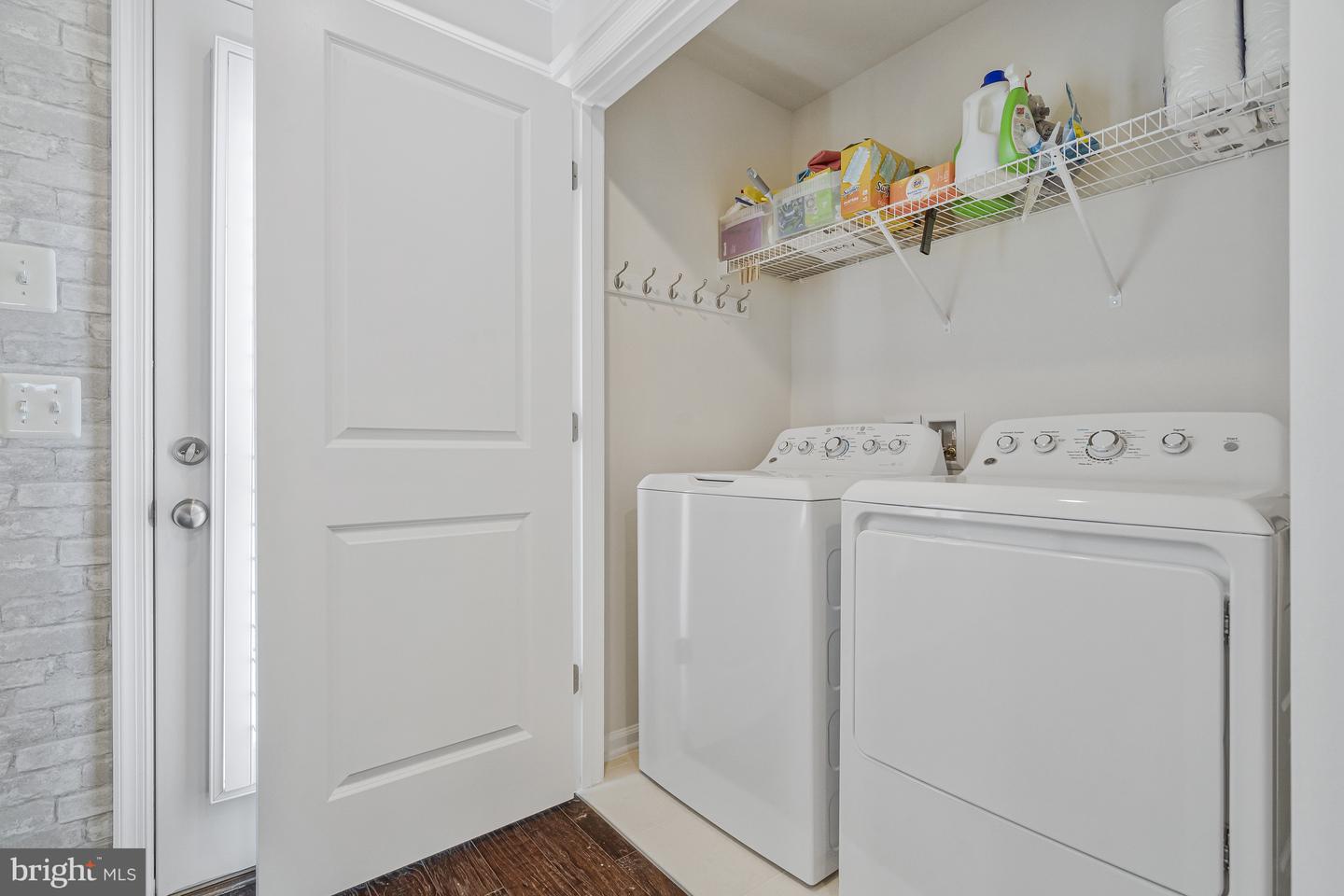 4836 Garden View Ln
