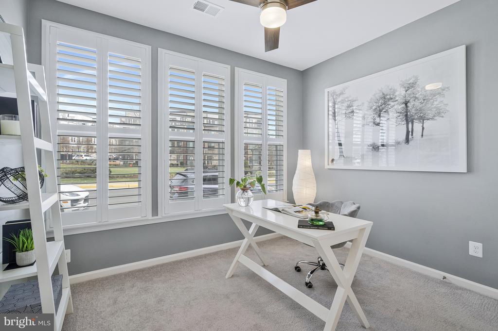 4836 Garden View Ln