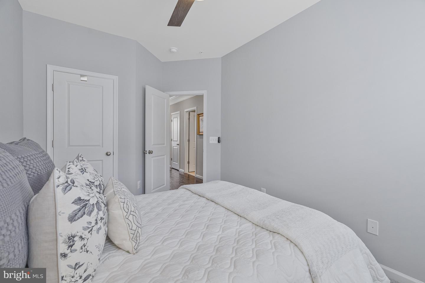 4836 Garden View Ln
