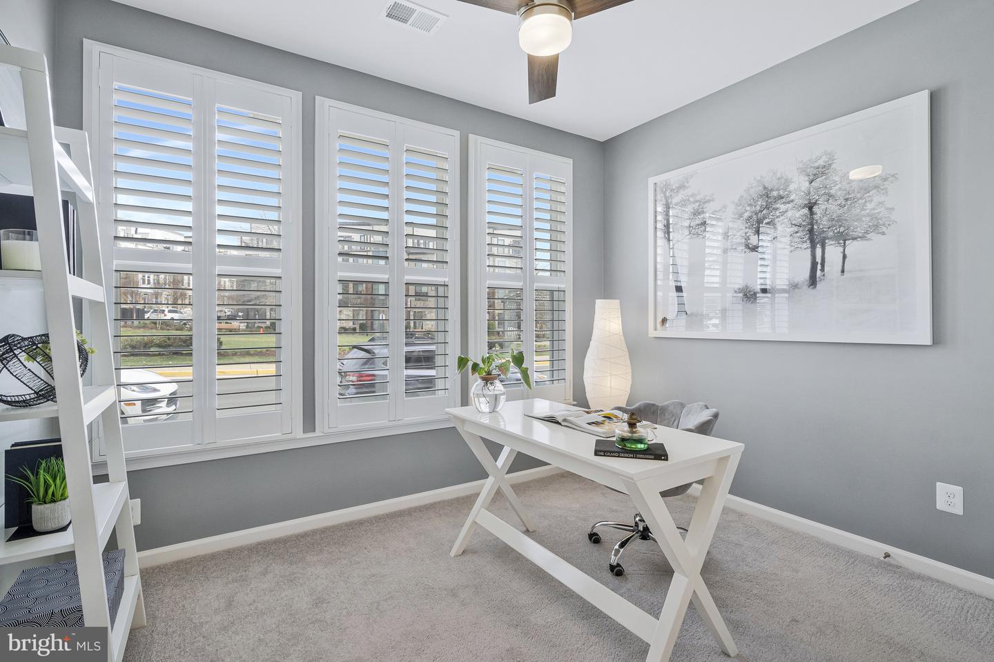 4836 Garden View Ln