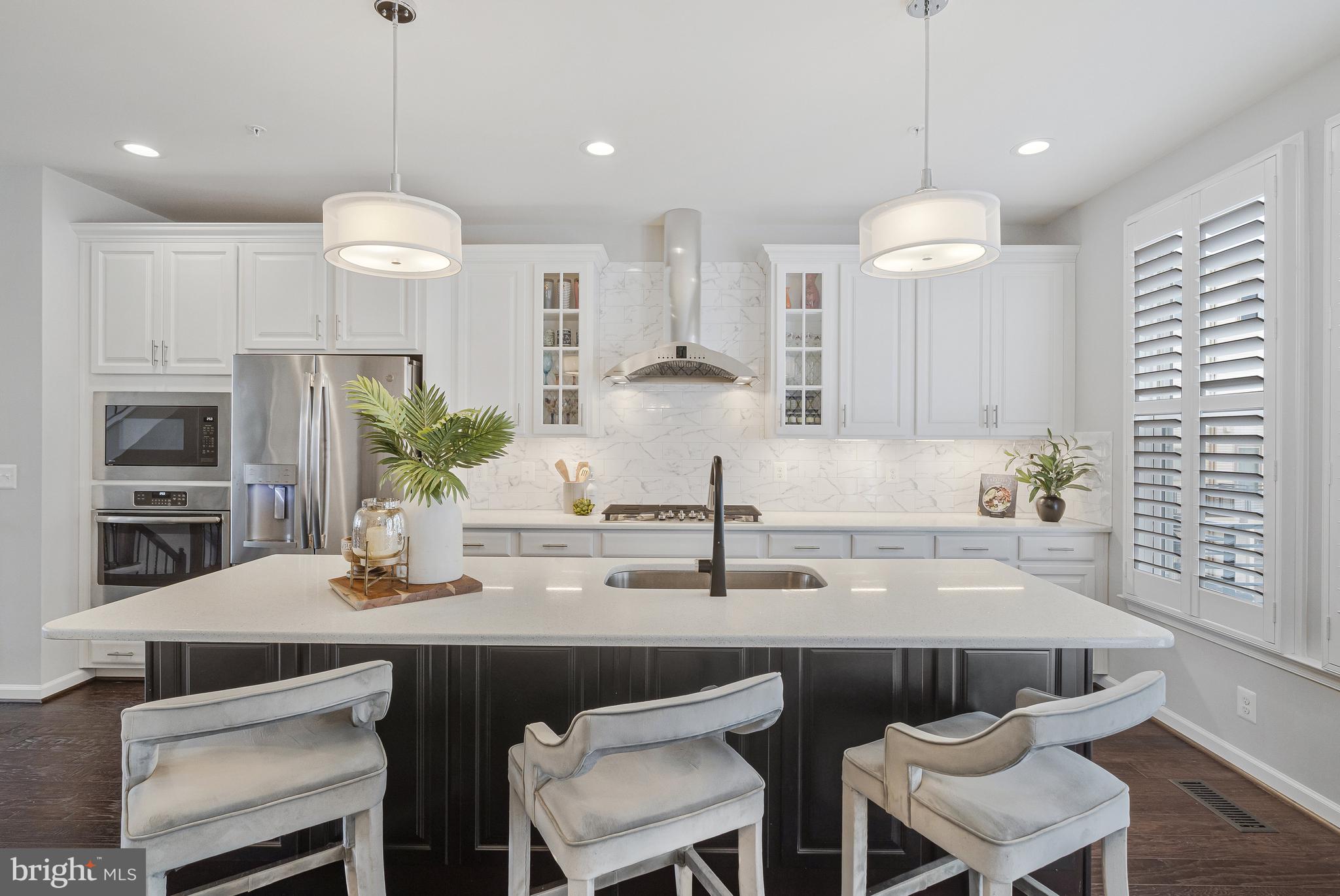 4836 Garden View Ln