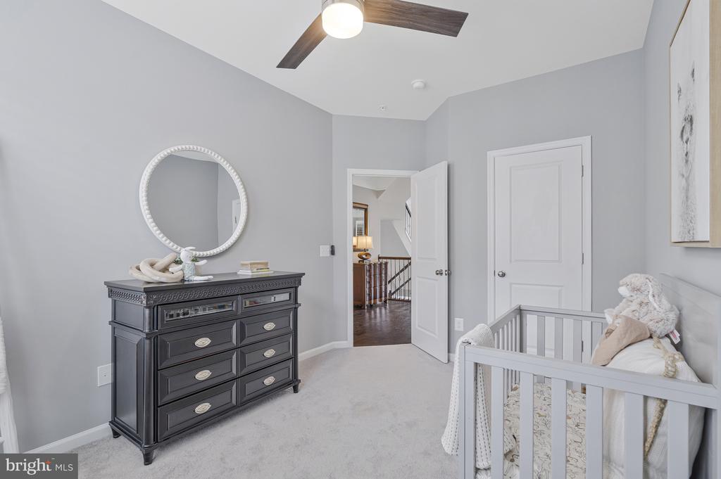 4836 Garden View Ln