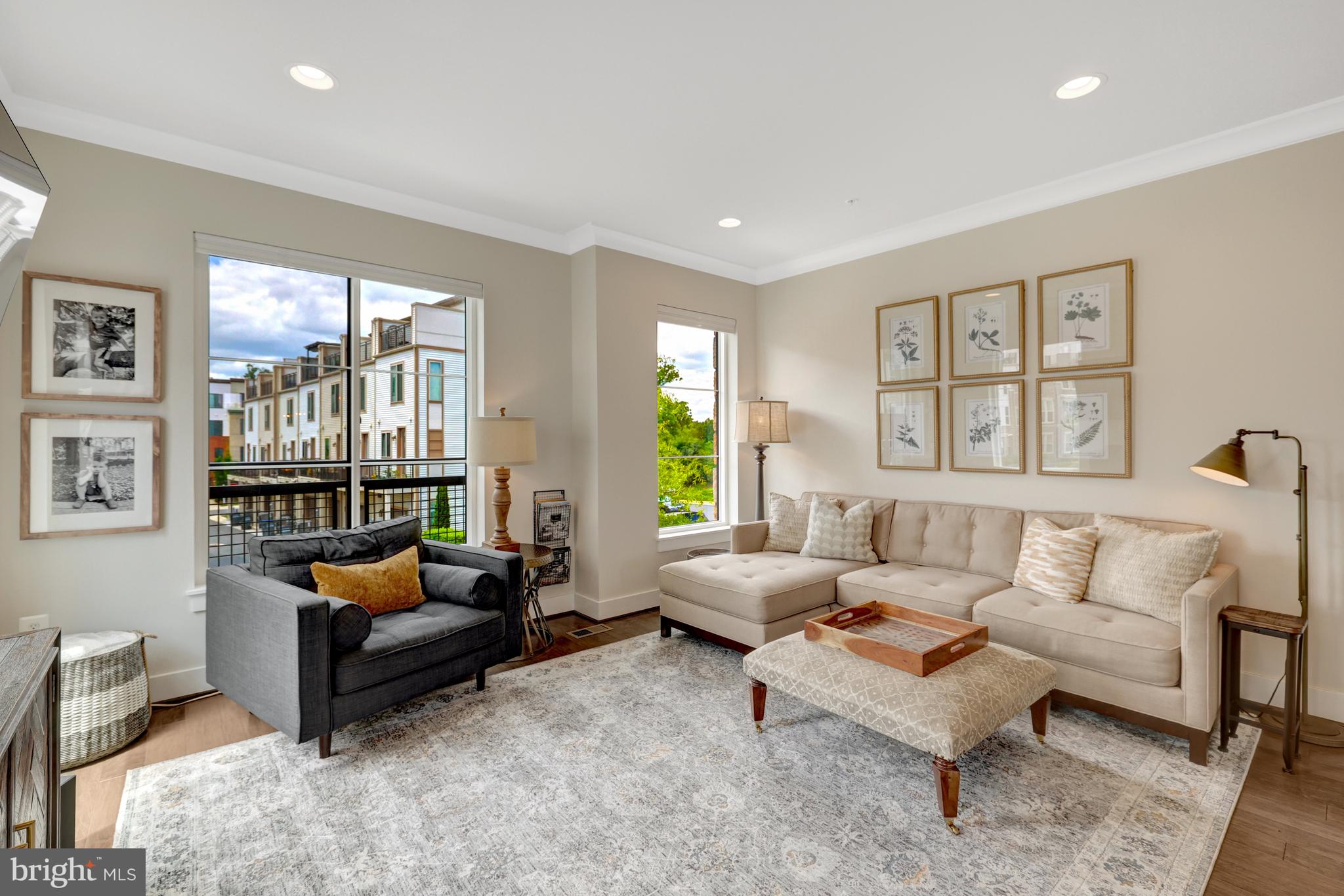 4819 Garden View Ln