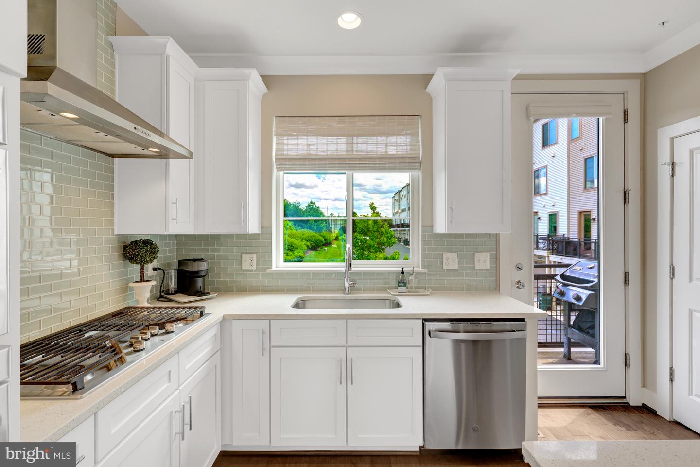 4819 Garden View Ln