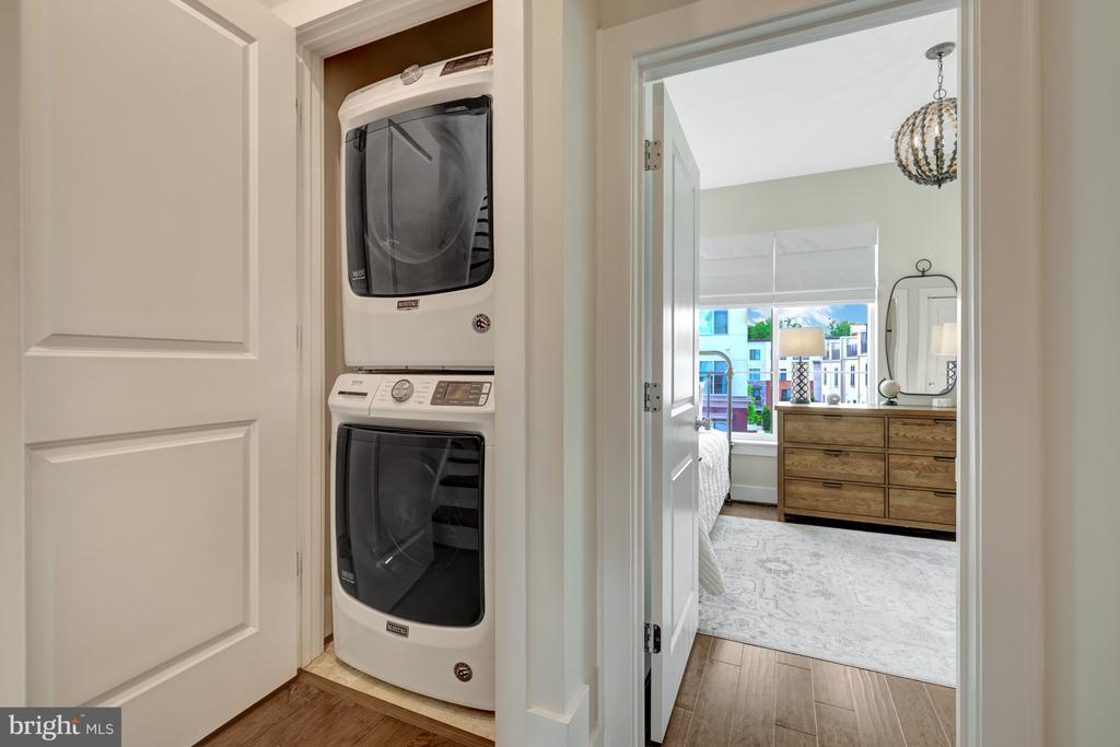 4819 Garden View Ln