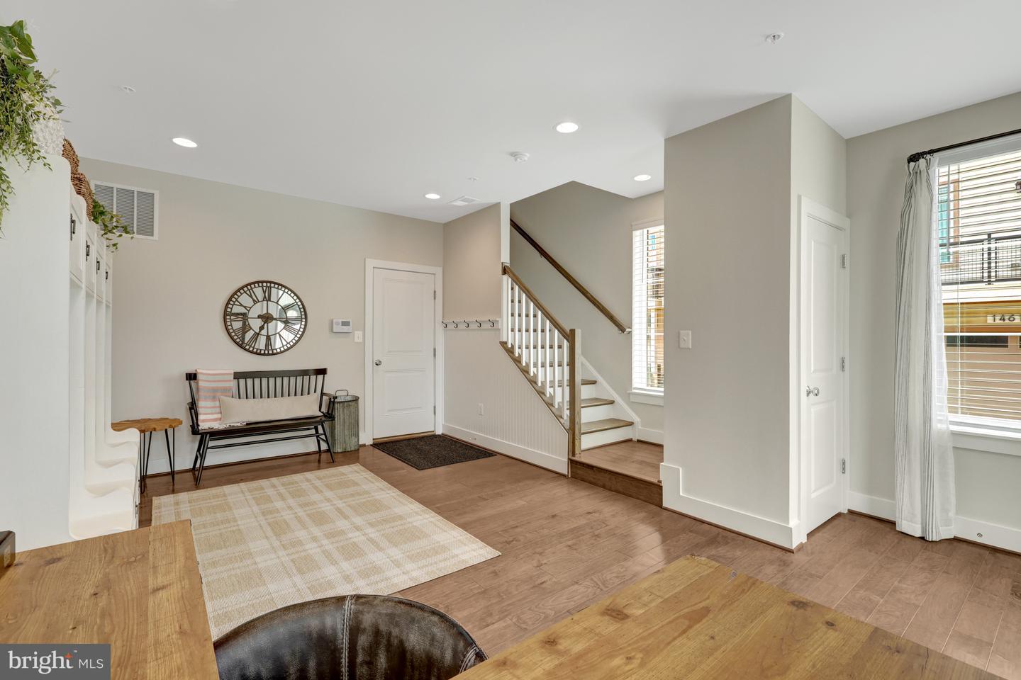 4819 Garden View Ln