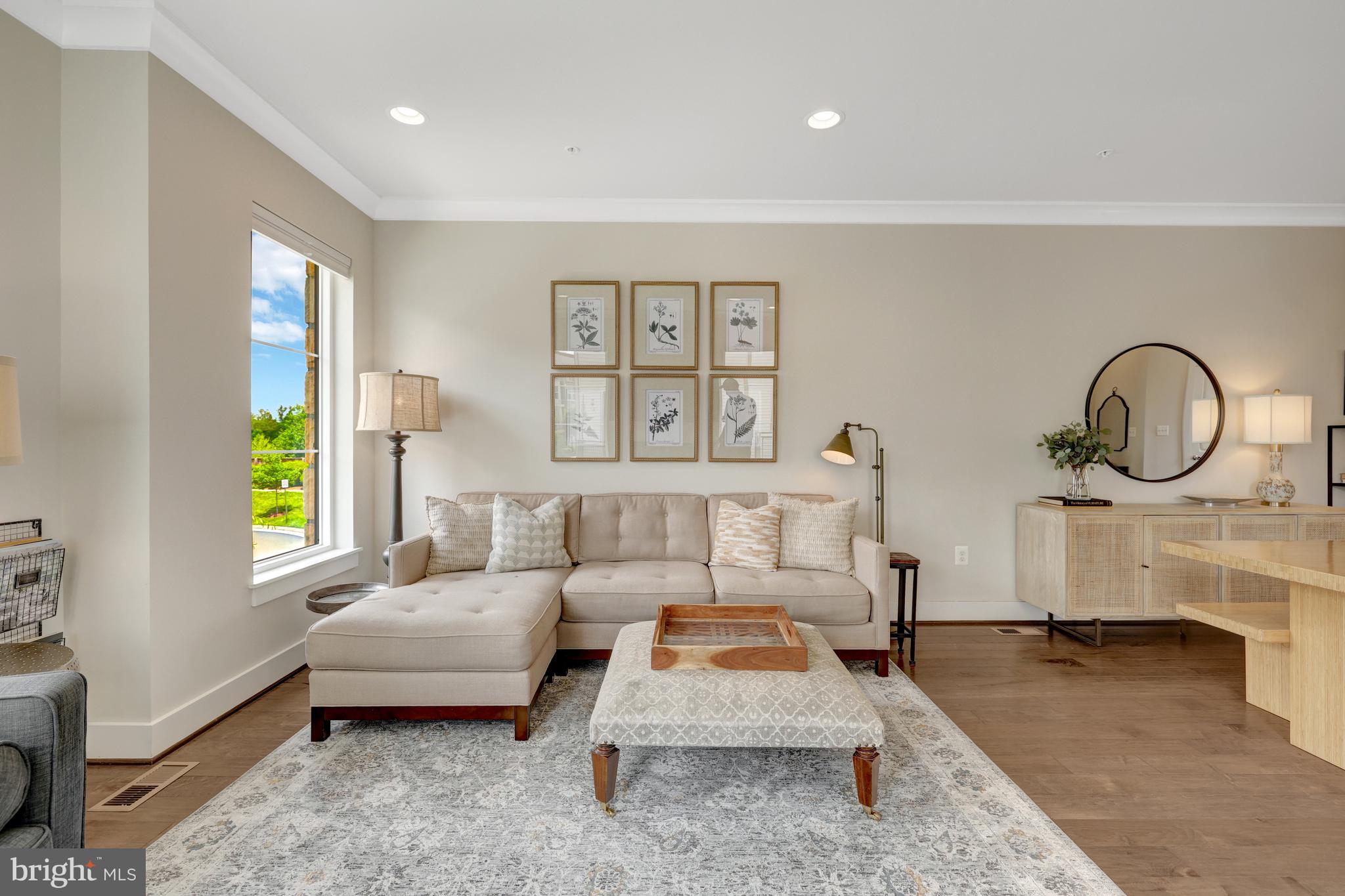 4819 Garden View Ln