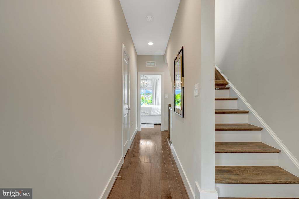 4819 Garden View Ln