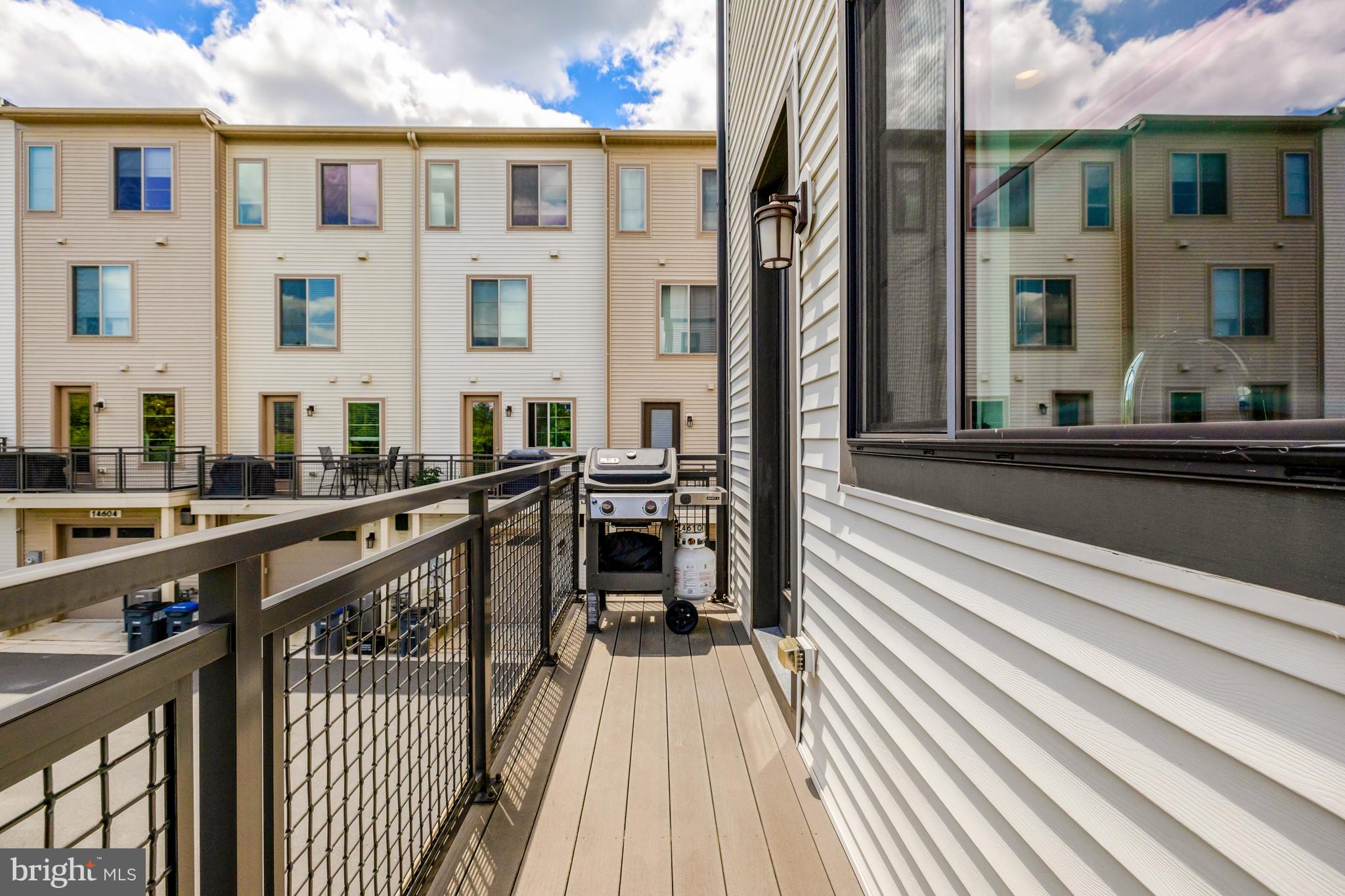 4819 Garden View Ln