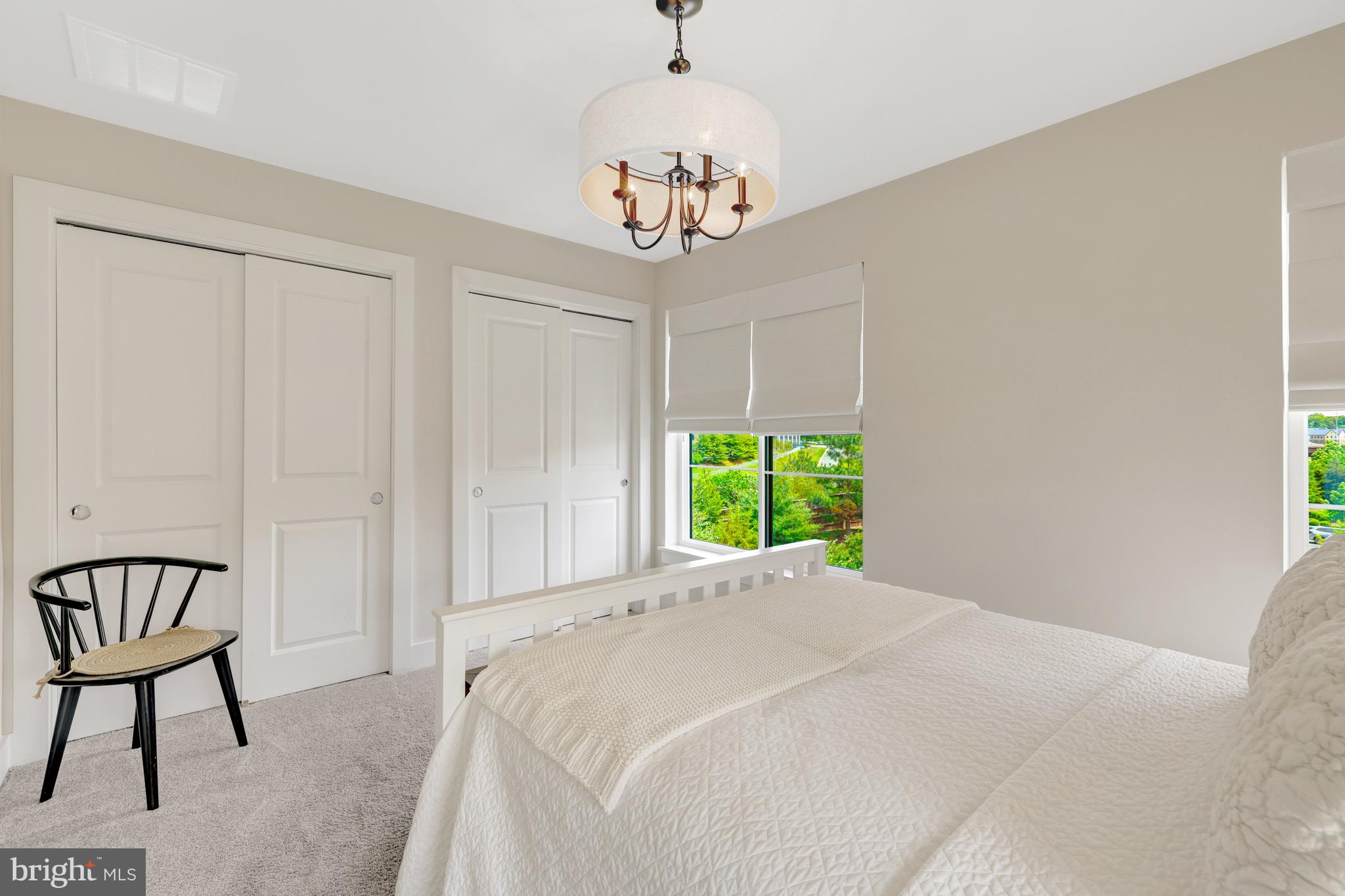 4819 Garden View Ln