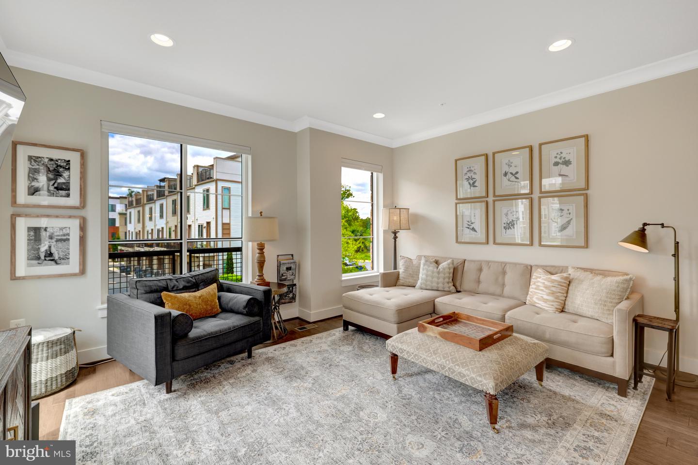 4819 Garden View Ln