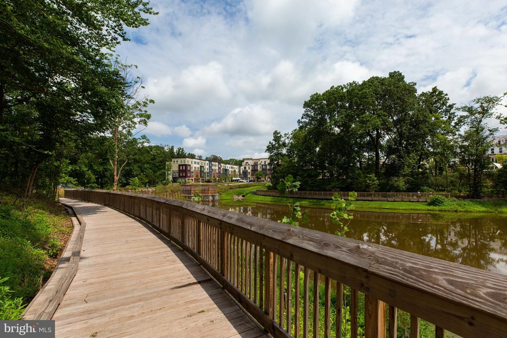4819 Garden View Ln