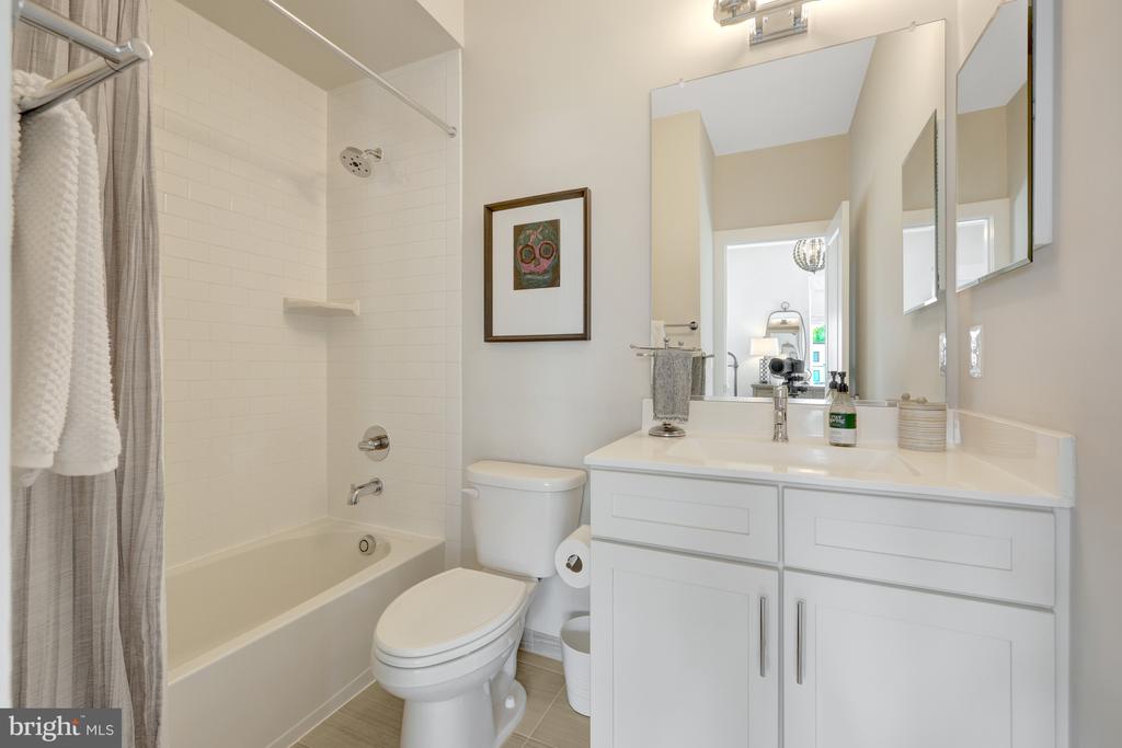 4819 Garden View Ln
