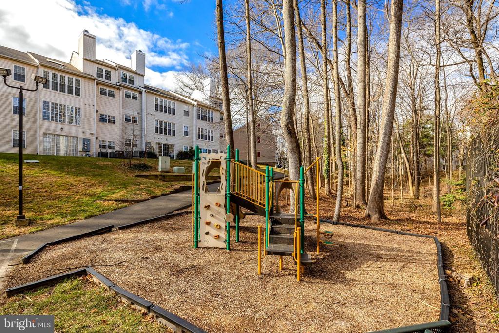 3802 GREEN RIDGE COURT 202