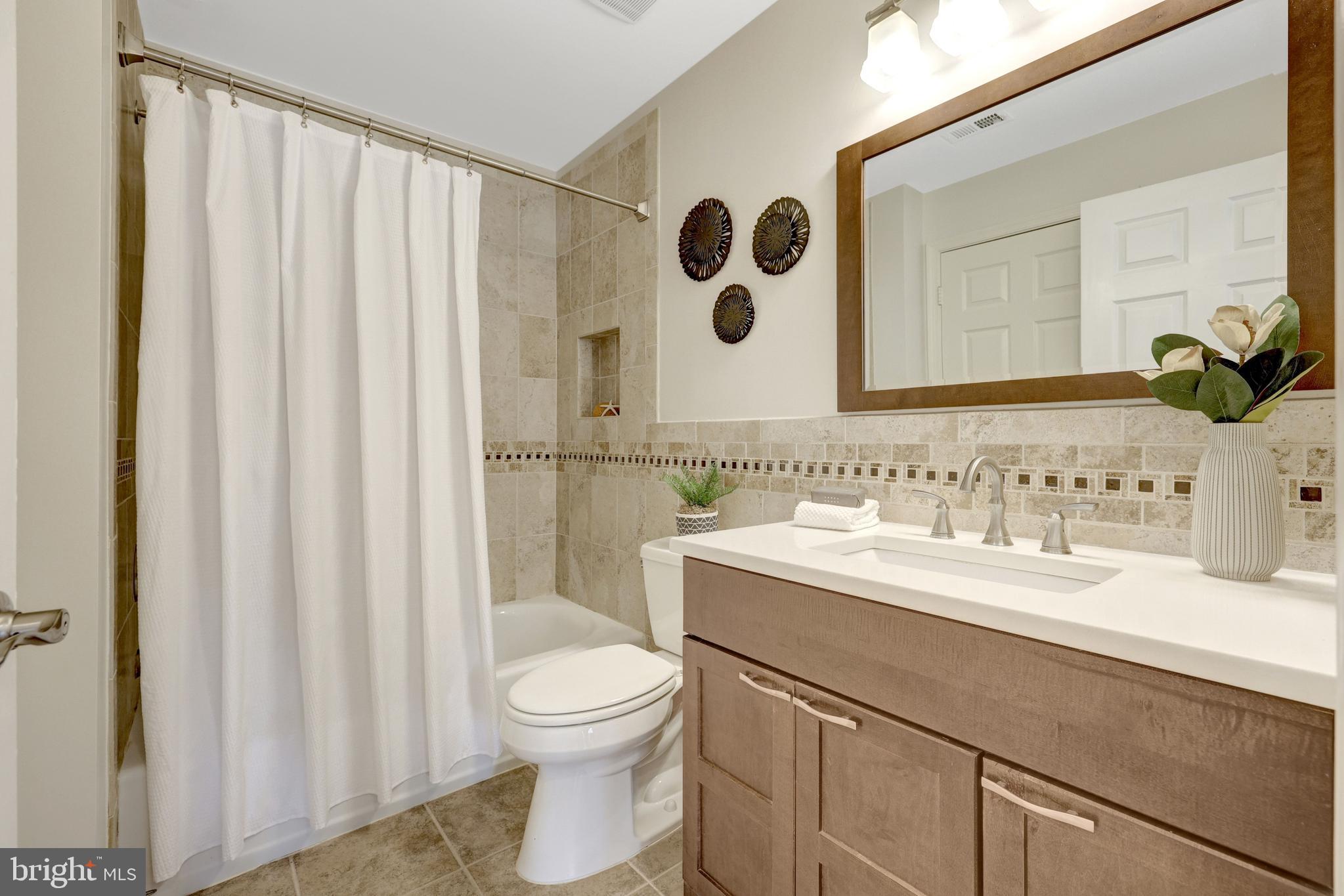 3802 GREEN RIDGE COURT 202