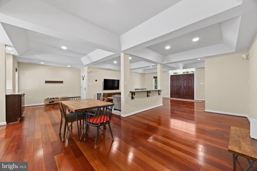 11019 RING ROAD