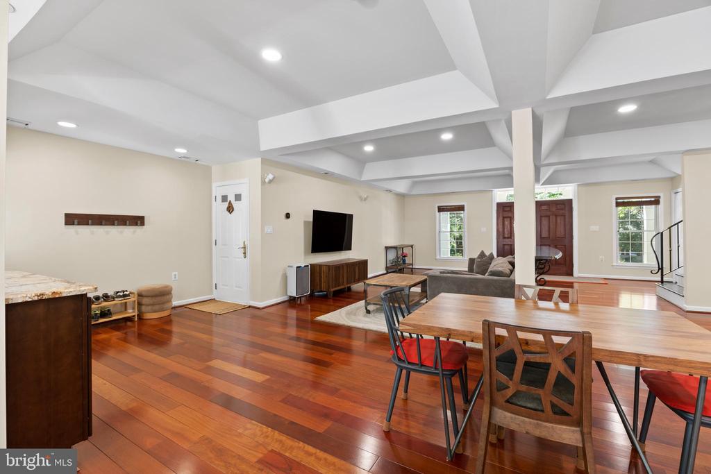 11019 RING ROAD