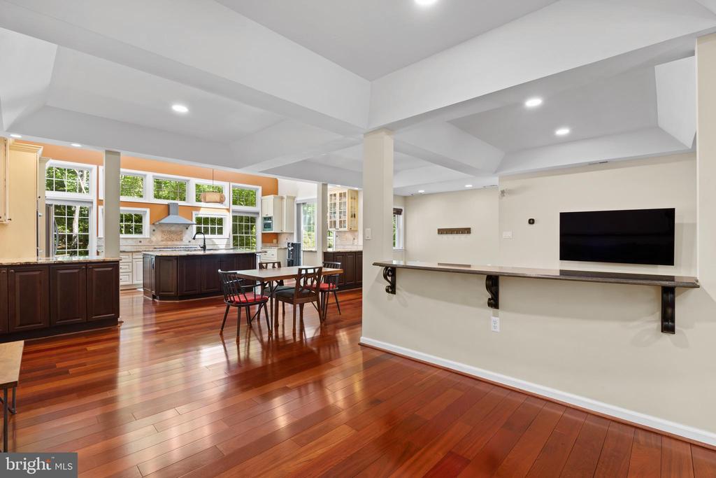 11019 RING ROAD
