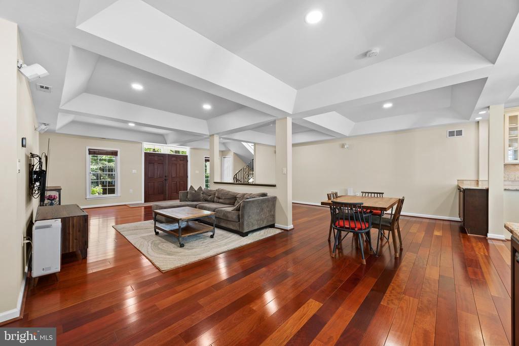 11019 RING ROAD