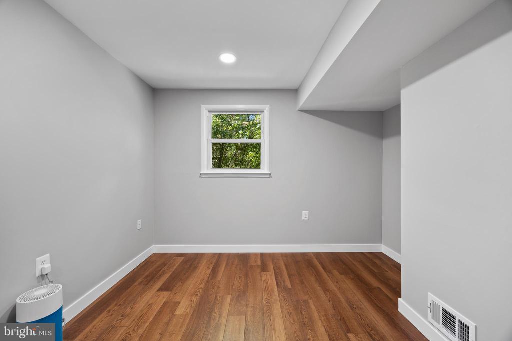11019 RING ROAD