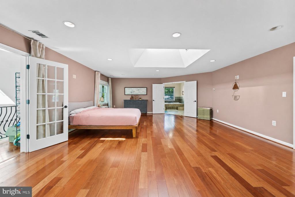 11019 RING ROAD