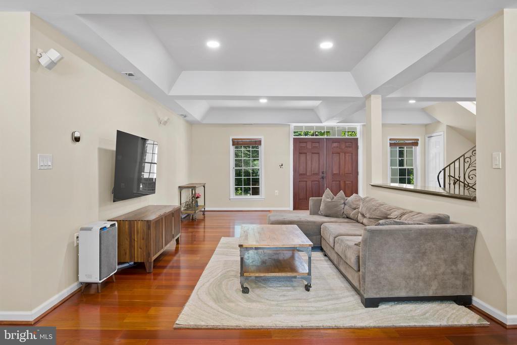 11019 RING ROAD