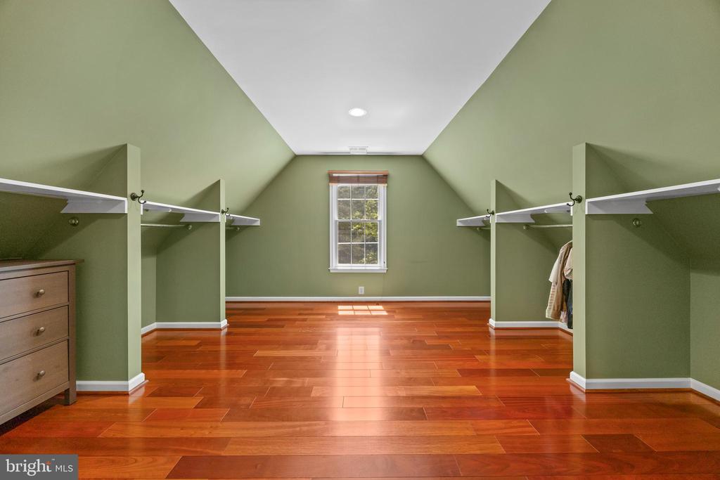 11019 RING ROAD