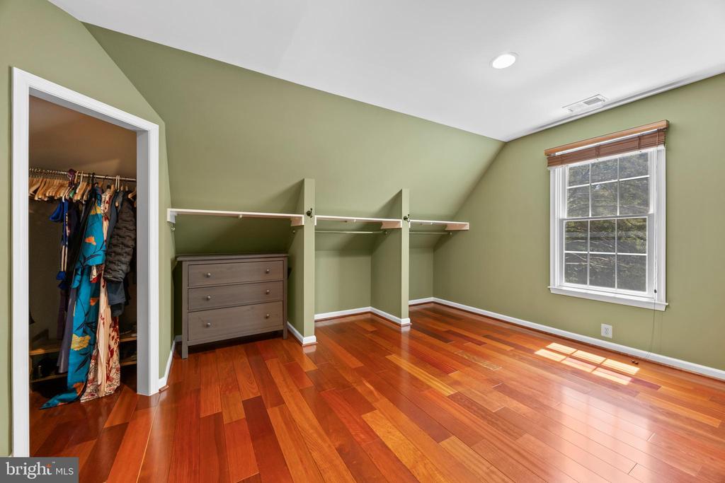 11019 RING ROAD
