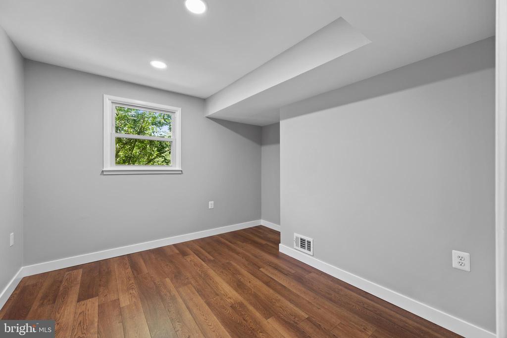 11019 RING ROAD