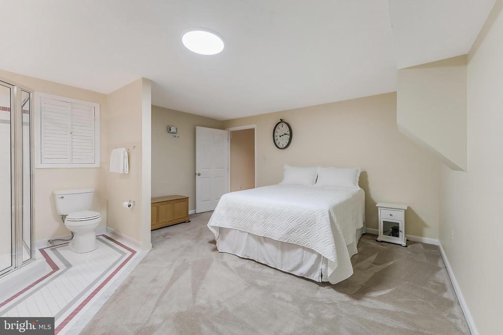 13387 GLEN TAYLOR LANE