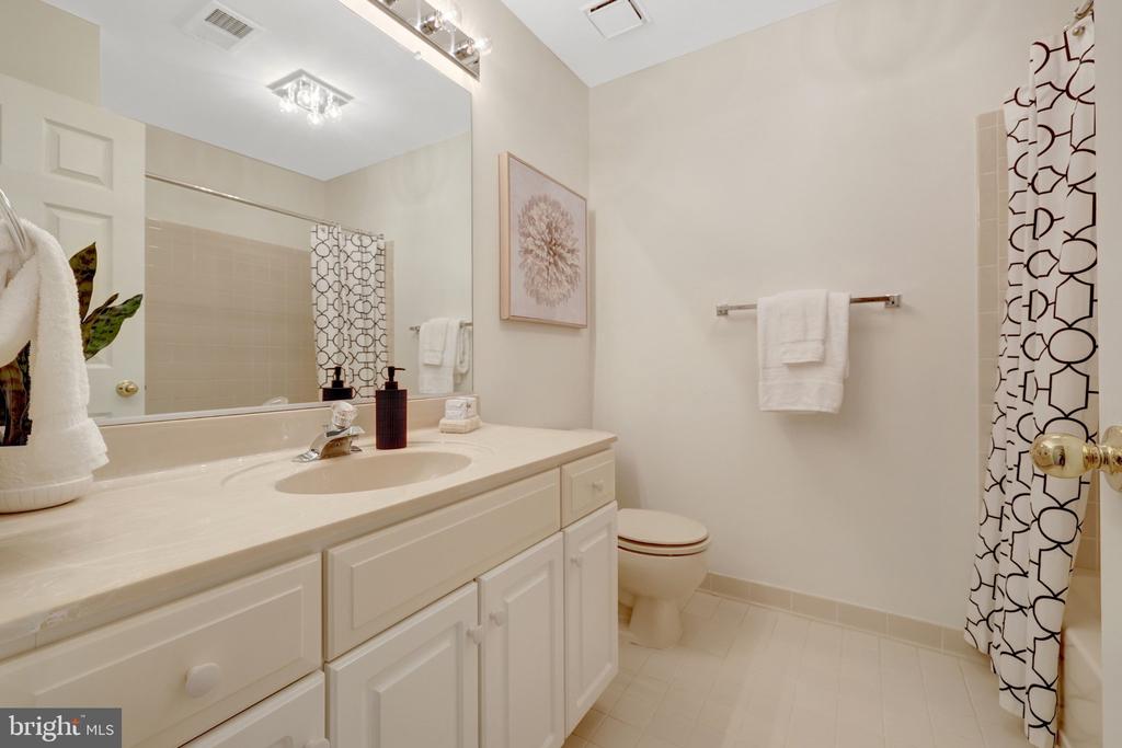 1258 WOODBROOK COURT