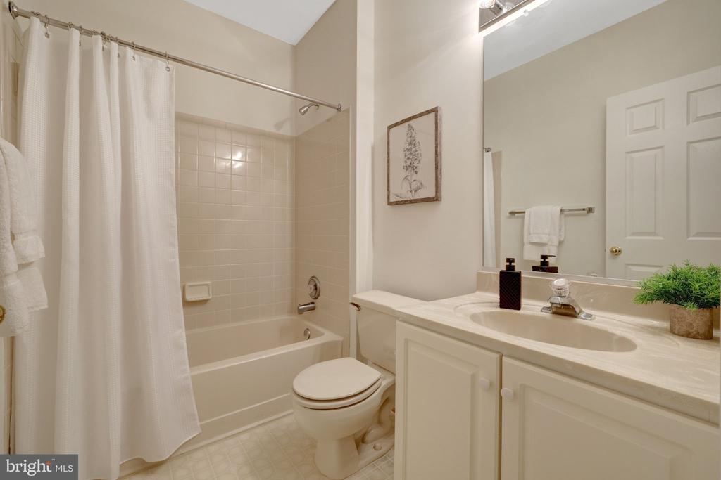 1258 WOODBROOK COURT