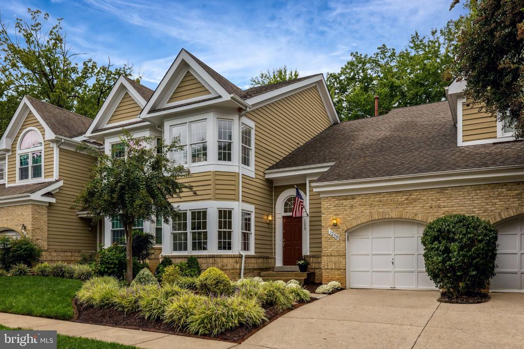 1258 WOODBROOK COURT