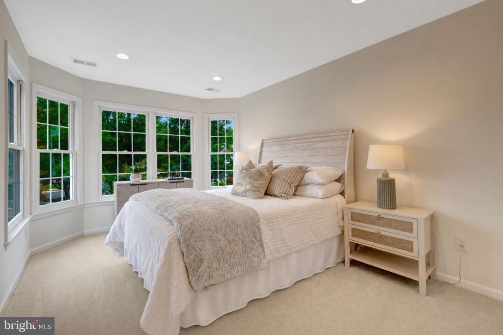 1258 WOODBROOK COURT