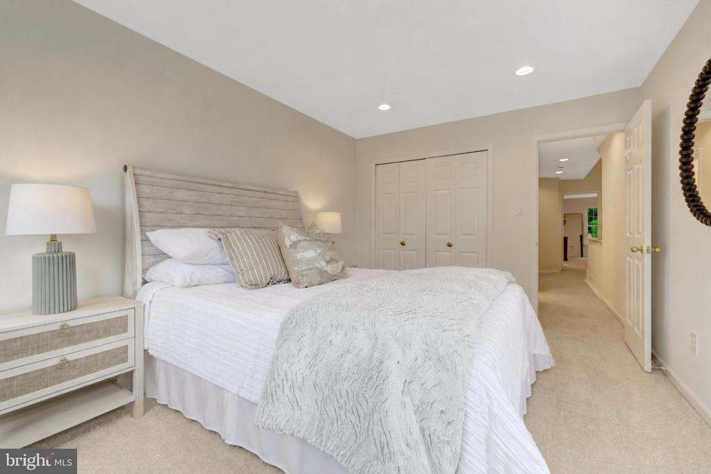 1258 WOODBROOK COURT