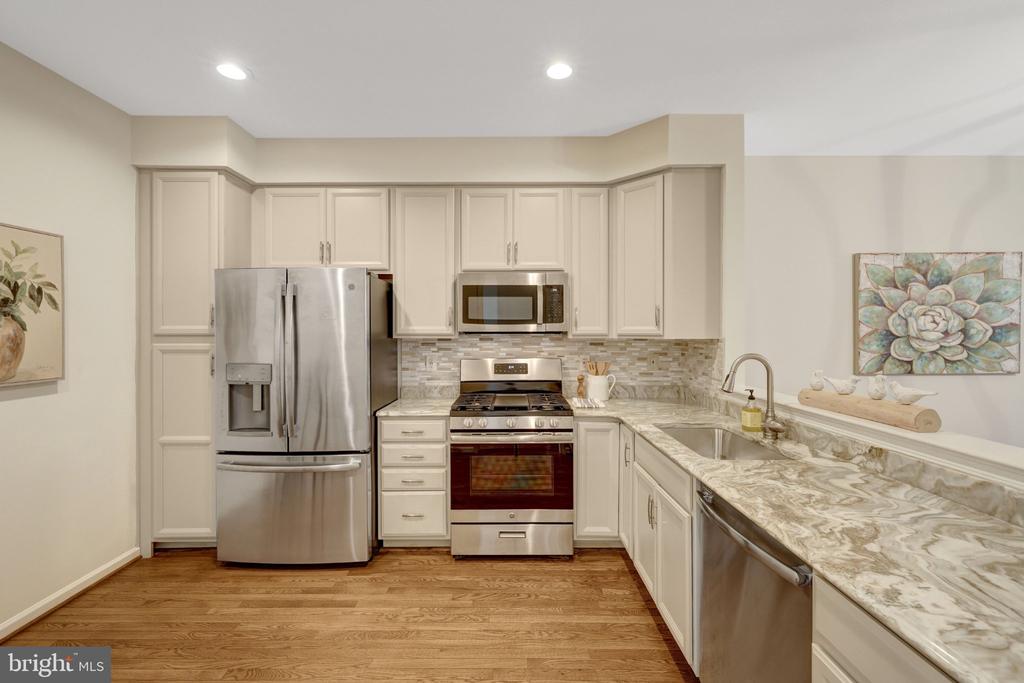 1258 WOODBROOK COURT