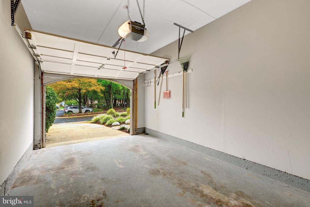 1258 WOODBROOK COURT