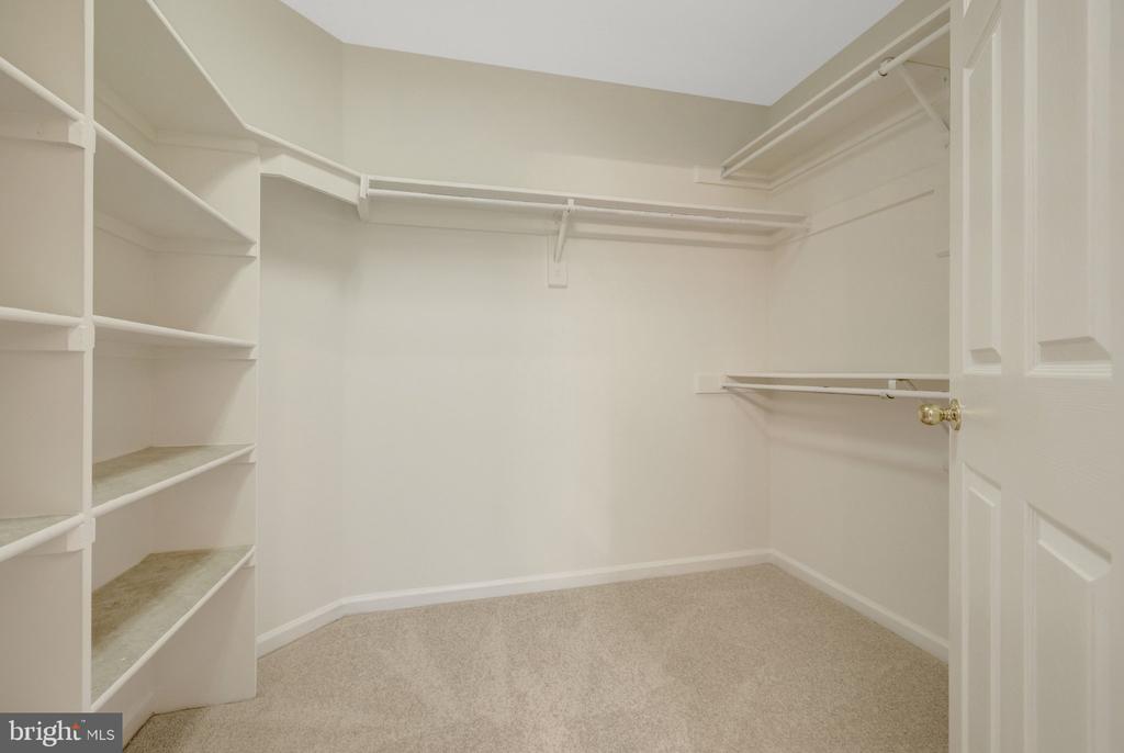 1258 WOODBROOK COURT