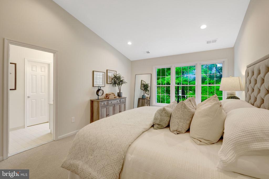 1258 WOODBROOK COURT