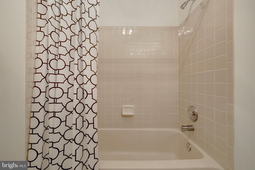 1258 WOODBROOK COURT